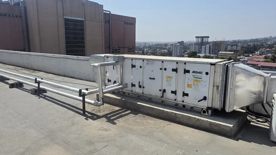Rooftop air handling unit serving a hospital HVAC system